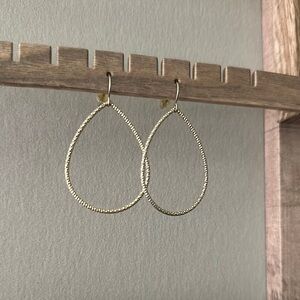 Elegant Gold Teardrop Earrings